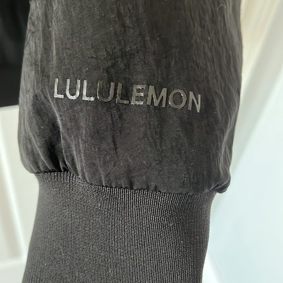 Lululemon reversible black bomber jacket - Picture 3 of 6